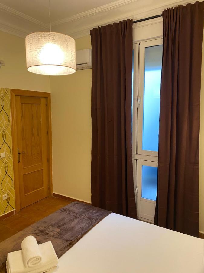 Hostal Alaska Madrid Extérieur photo