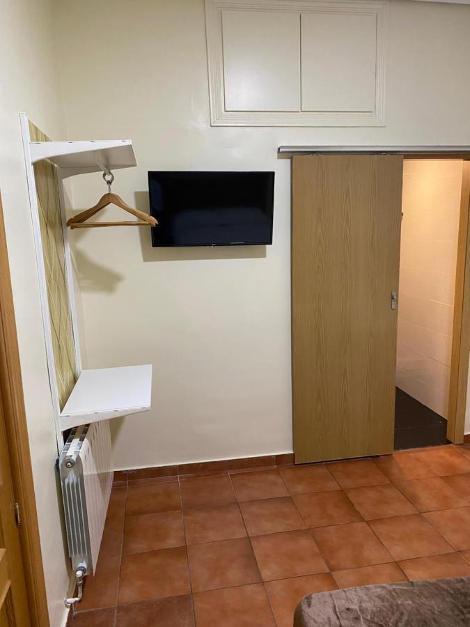 Hostal Alaska Madrid Extérieur photo