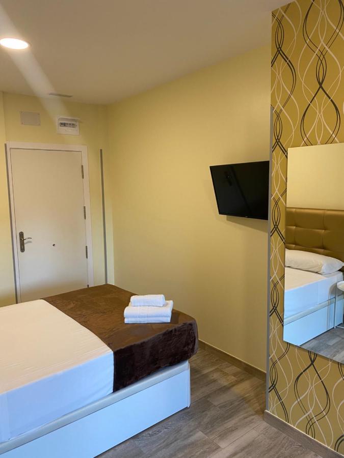 Hostal Alaska Madrid Extérieur photo