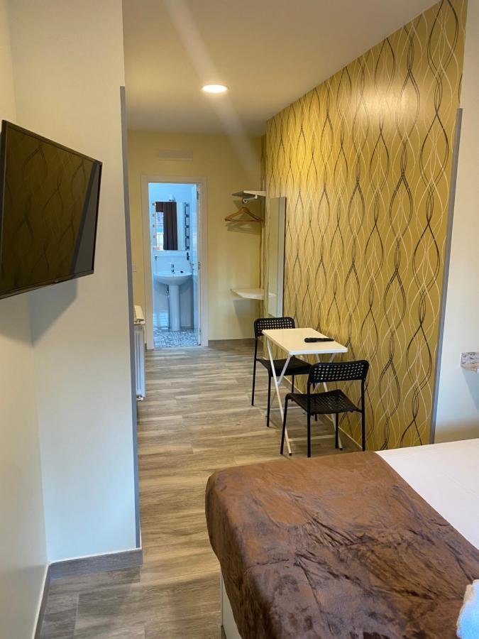 Hostal Alaska Madrid Extérieur photo
