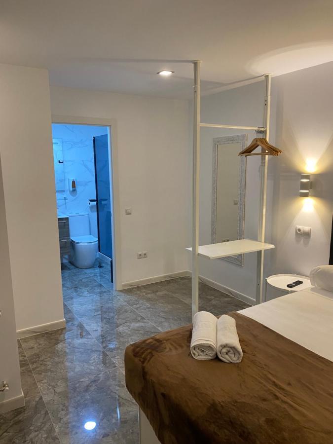Hostal Alaska Madrid Extérieur photo