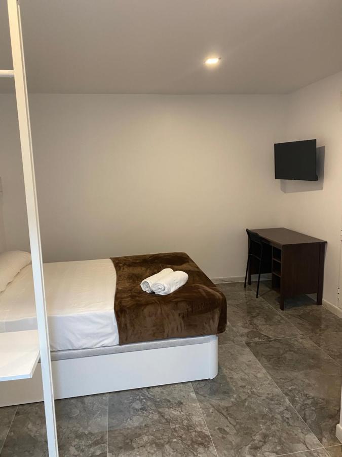 Hostal Alaska Madrid Extérieur photo