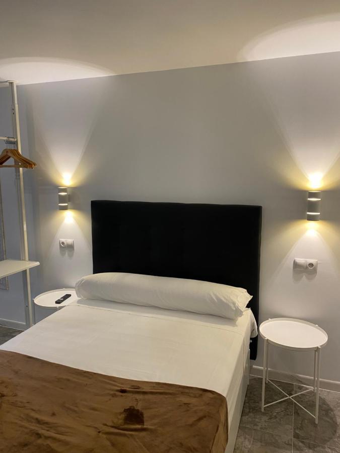 Hostal Alaska Madrid Extérieur photo
