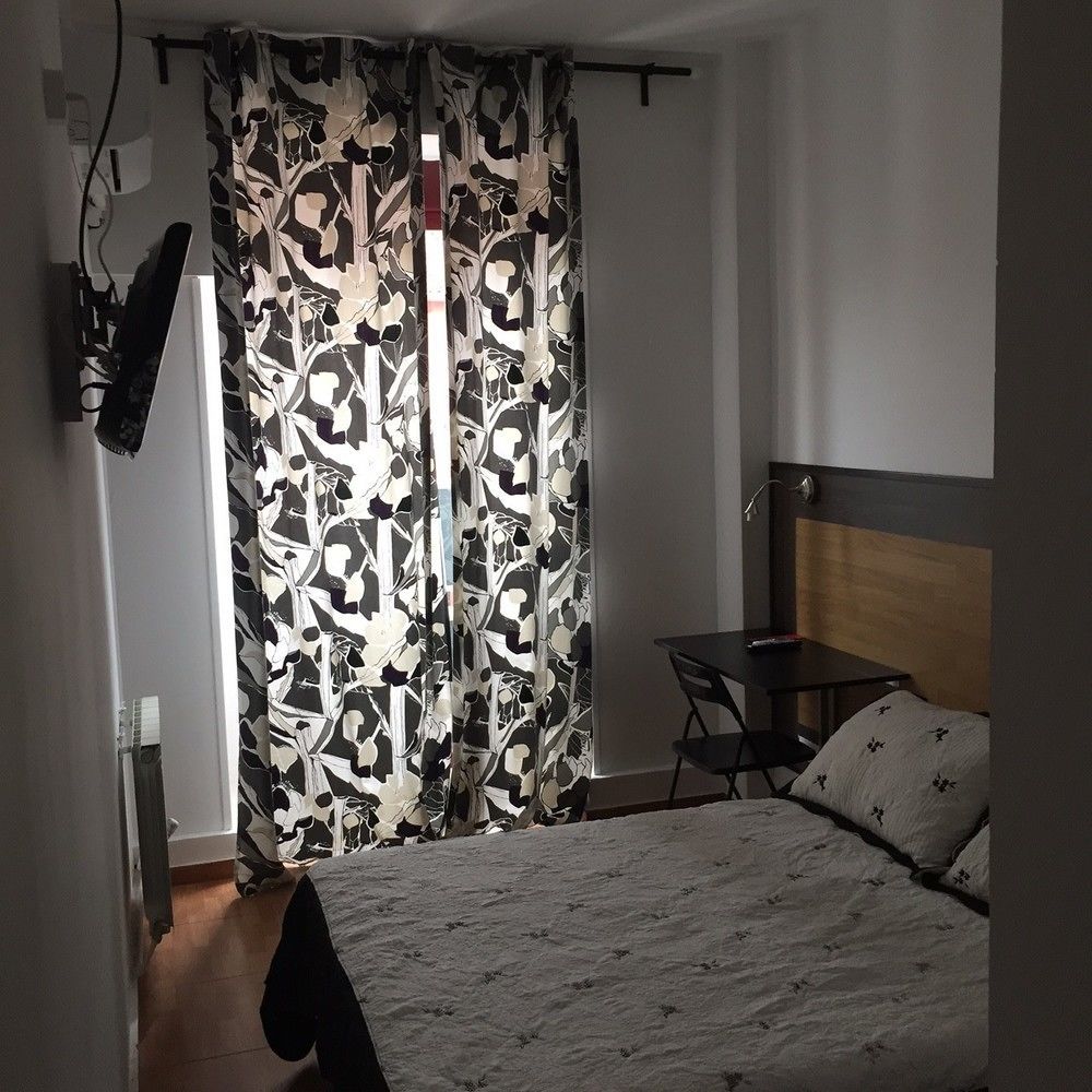 Hostal Alaska Madrid Extérieur photo