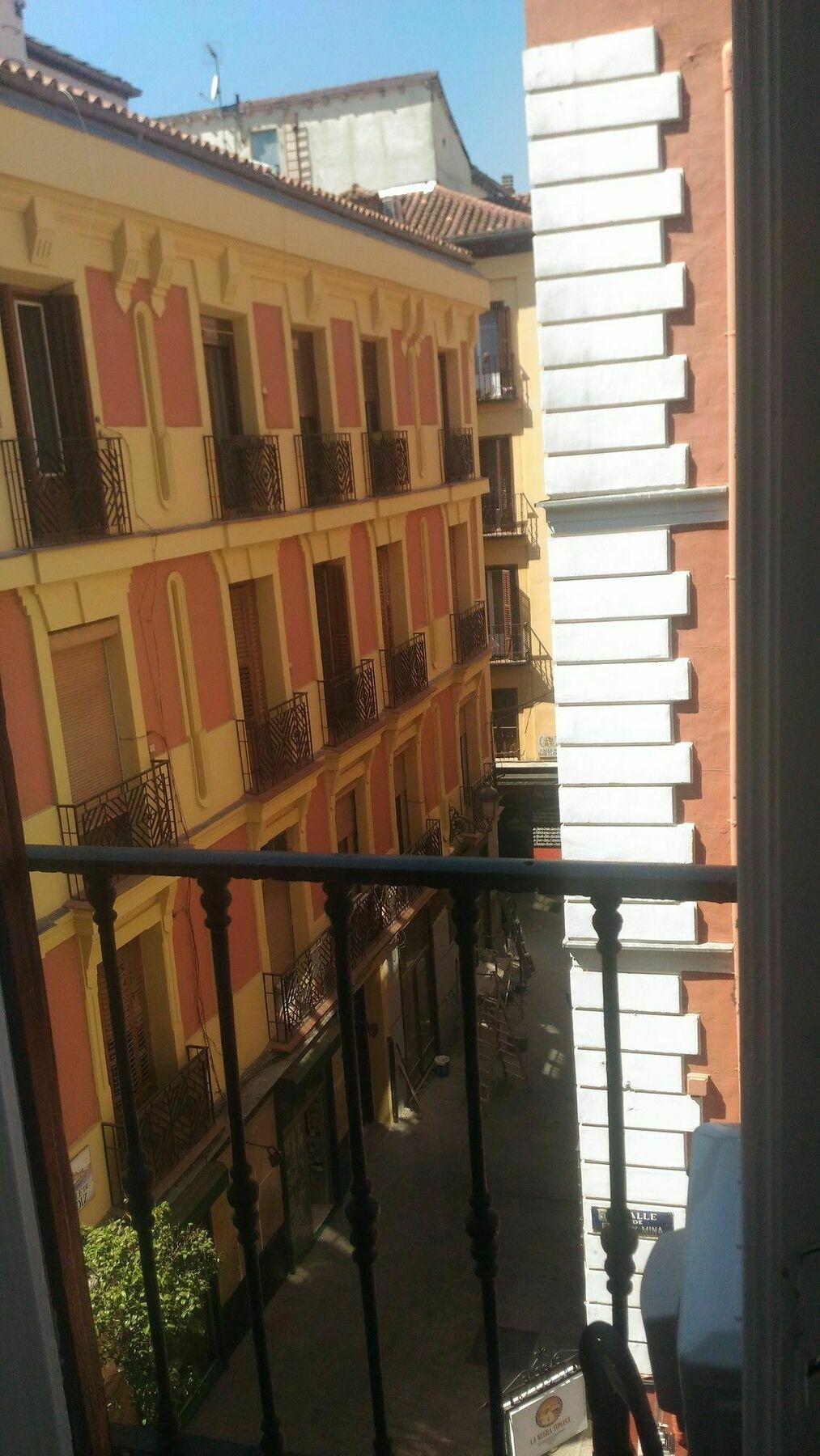Hostal Alaska Madrid Extérieur photo