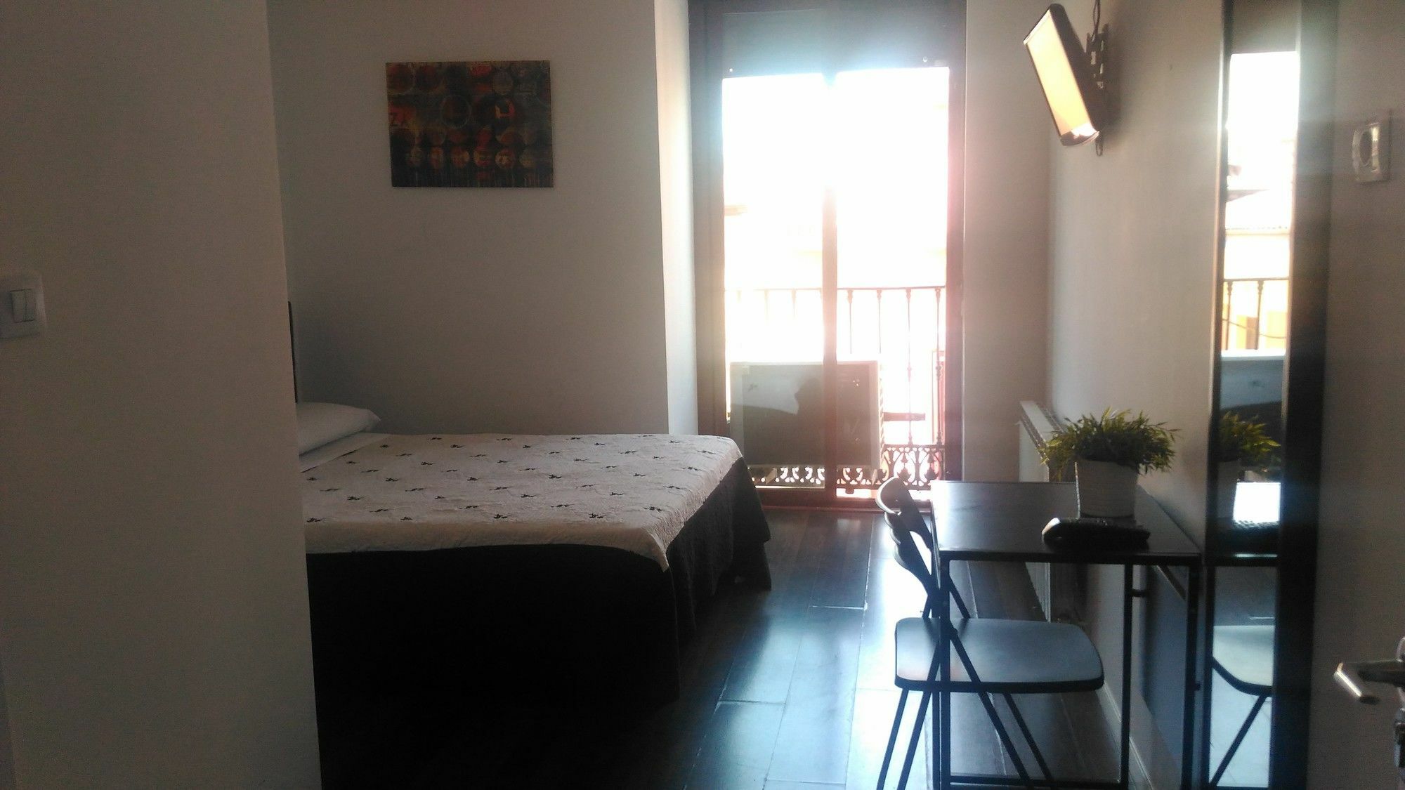 Hostal Alaska Madrid Extérieur photo